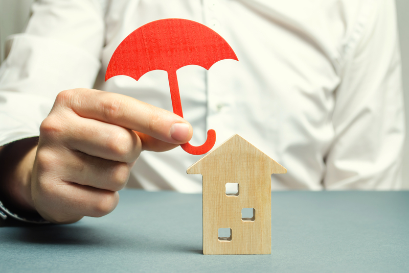 The Interplay between Roofs and Homeowners Insurance