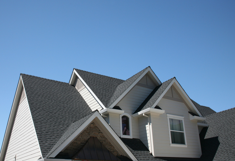 Navigating Roofing Choices: The Optimal Shingles for Florida Homes